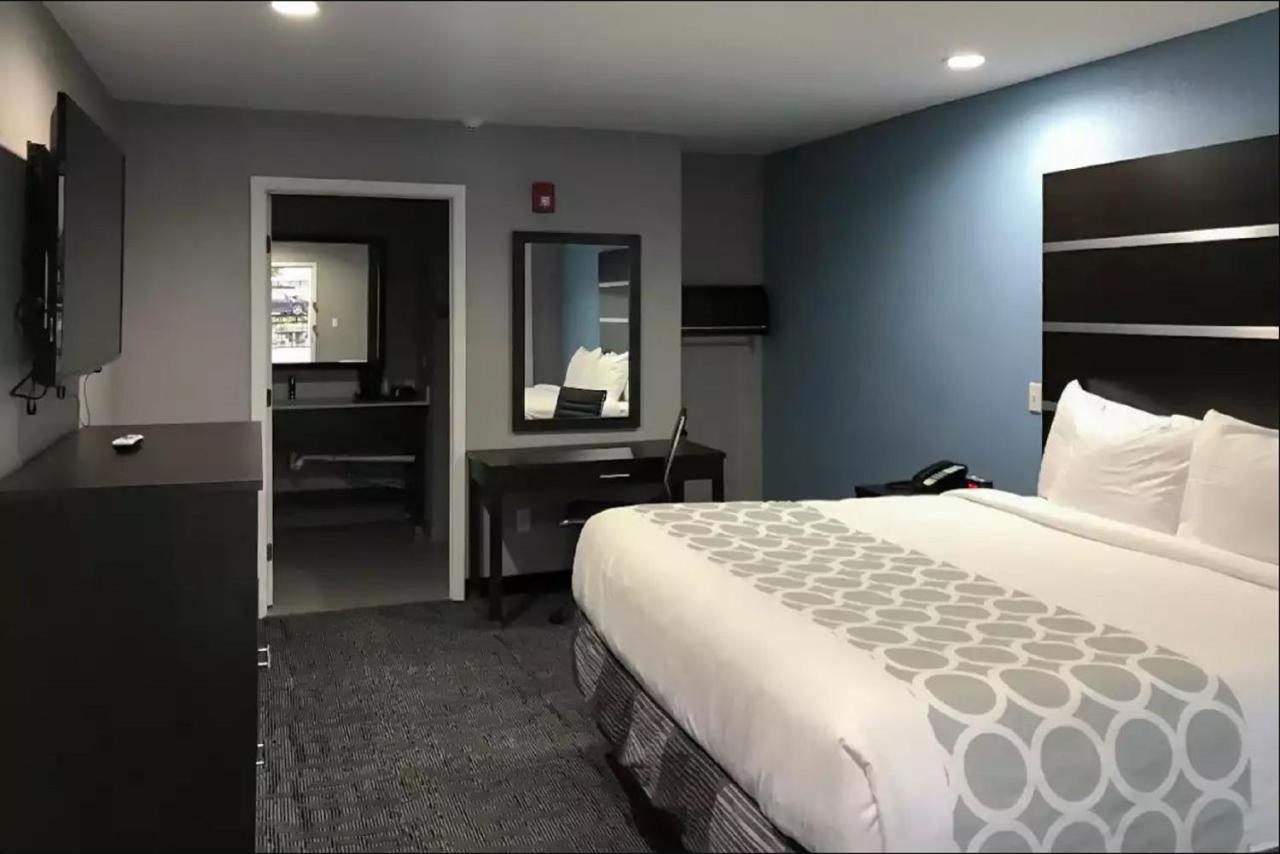 Rodeway Inn South Calhoun Bagian luar foto